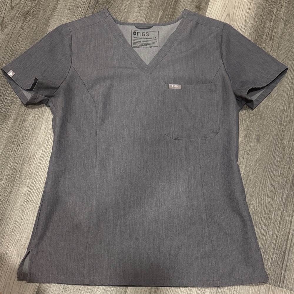 FIGS Catarina Slim Scrub Top in Graphite Grey - Size Small